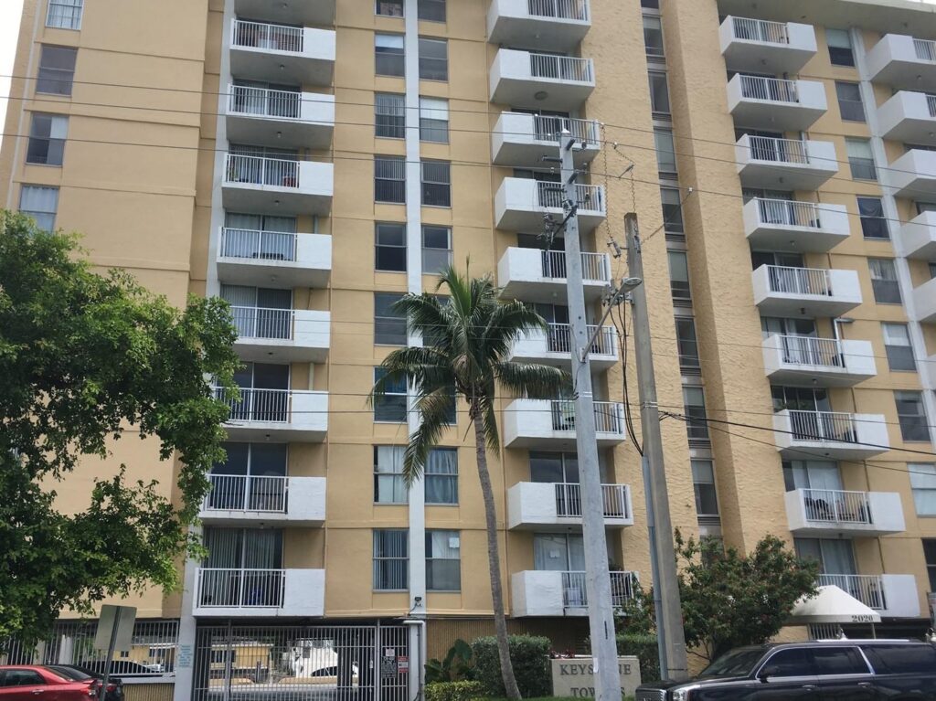 2020 NE 135th ST #207 North Miami, FL 33181