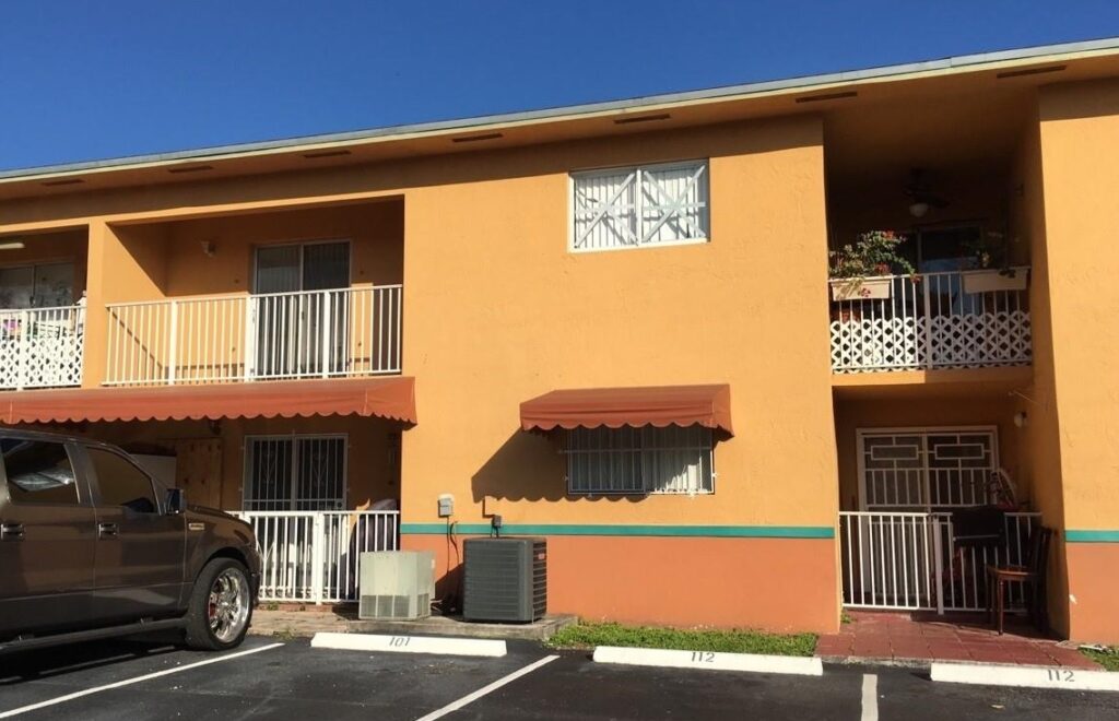 2985 W 80th ST #219 Hialeah, FL 33018