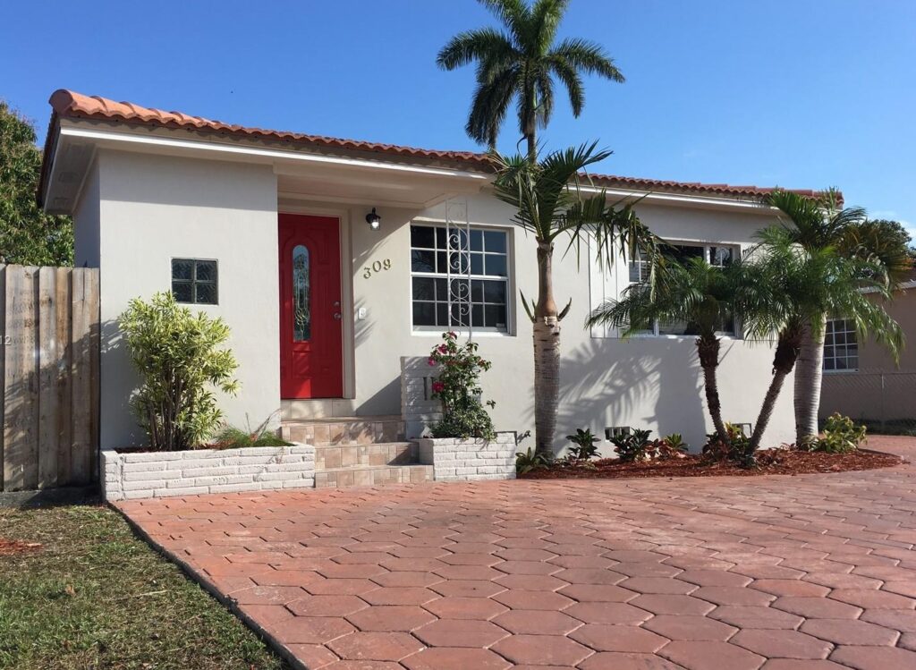 309 E 20th ST Hialeah, FL 33010