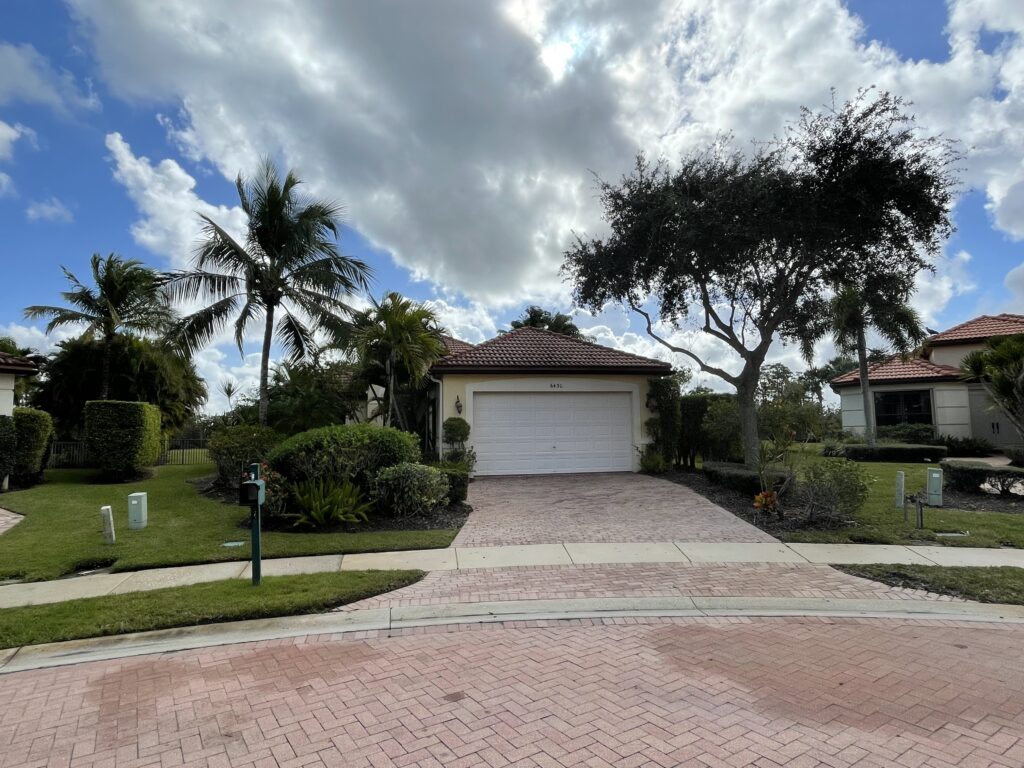 6430 Sparrow Hawk DR West Palm Beach, FL 33412